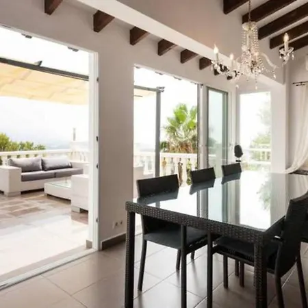Villa Santorini *
